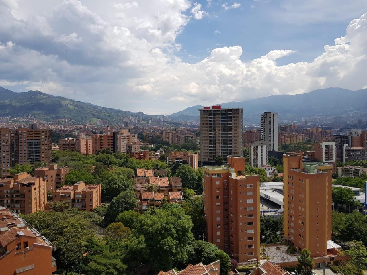 Cyan Suites Poblado By Mde Bnb Медельин Экстерьер фото