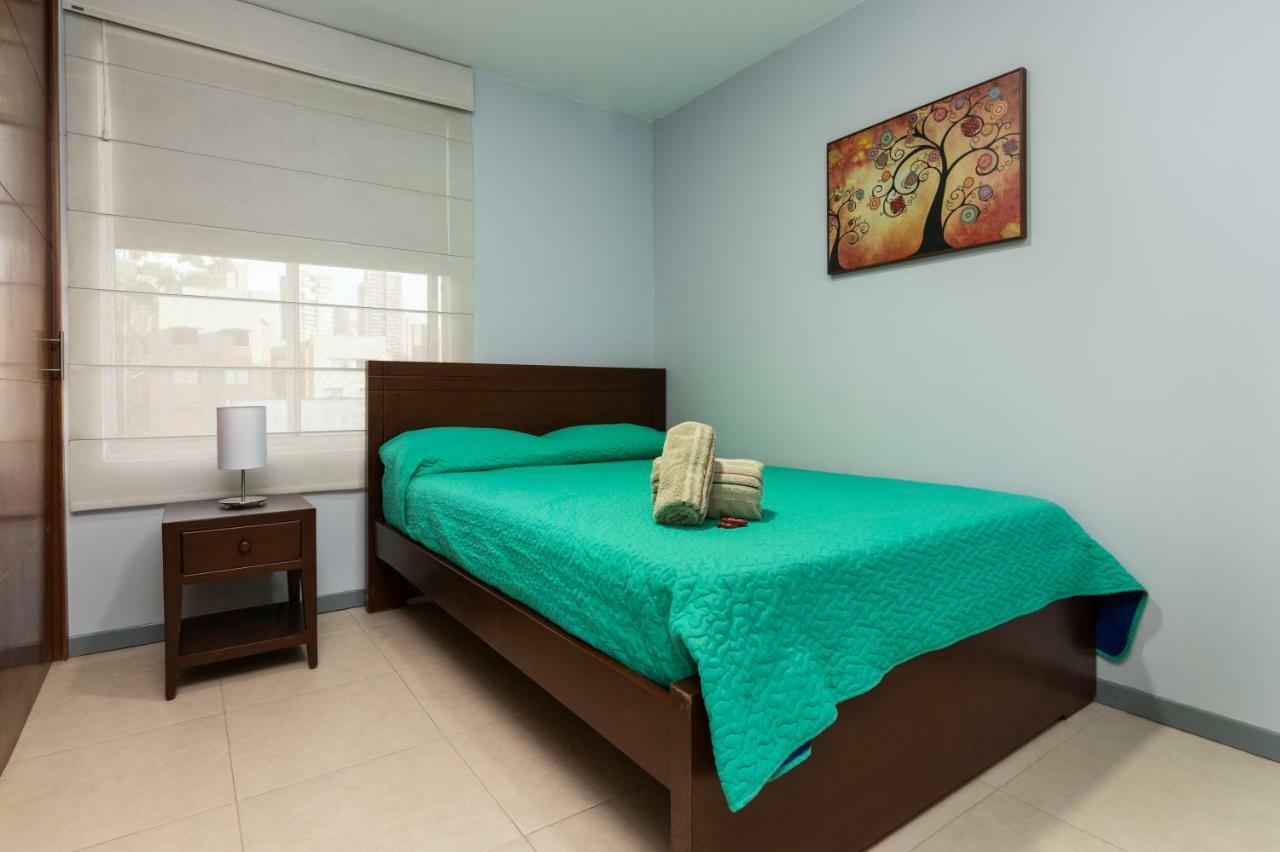 Cyan Suites Poblado By Mde Bnb Медельин Экстерьер фото