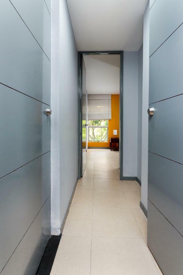 Cyan Suites Poblado By Mde Bnb Медельин Экстерьер фото